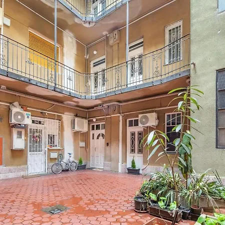 Central Large And Comfy Apartment Budapest Exterior photo