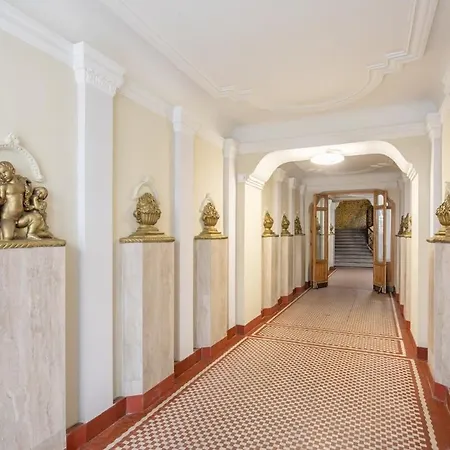 Central Large And Comfy Apartment Budapest Exterior photo