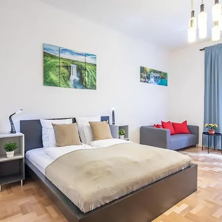 Central Large And Comfy Apartment Budapest Exterior photo