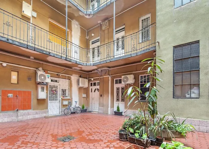 Central Large And Comfy Apartment