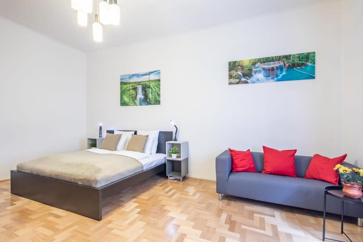 Апартаменти Large And Comfy Будапешт